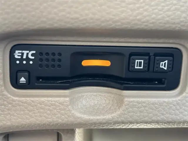 ホンダ Ｎ ＢＯＸ G L ホンダセンシング 熊本県 2018(平30)年 6.9万km プラチナホワイトパール 社外ナビ/AM/FM/CD/DVD/BT/USB/SD/・ワンセグ/・バックカメラ/ホンダセンシング/・アダプティブクルーズコントロール/・先行車発進お知らせ機能/・路外逸脱抑制機能/・レーンキープアシスト/・標識認識機能/エマージェンシーストップシグナル/ヒルスタートアシスト/アンチロックブレーキシステム/トラクションコントロールシステム/ビルトインETC/スマートキー/スペアキー/片側パワースライド/ドライブレコーダー（前方）/横すべり抑制/電動格納ミラー