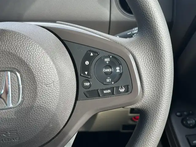 ホンダ Ｎ ＢＯＸ G L ホンダセンシング 熊本県 2018(平30)年 6.9万km プラチナホワイトパール 社外ナビ/AM/FM/CD/DVD/BT/USB/SD/・ワンセグ/・バックカメラ/ホンダセンシング/・アダプティブクルーズコントロール/・先行車発進お知らせ機能/・路外逸脱抑制機能/・レーンキープアシスト/・標識認識機能/エマージェンシーストップシグナル/ヒルスタートアシスト/アンチロックブレーキシステム/トラクションコントロールシステム/ビルトインETC/スマートキー/スペアキー/片側パワースライド/ドライブレコーダー（前方）/横すべり抑制/電動格納ミラー