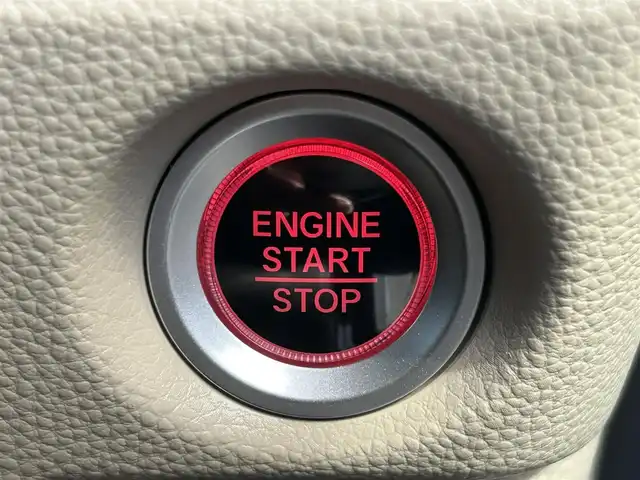 ホンダ Ｎ ＢＯＸ G L ホンダセンシング 熊本県 2018(平30)年 6.9万km プラチナホワイトパール 社外ナビ/AM/FM/CD/DVD/BT/USB/SD/・ワンセグ/・バックカメラ/ホンダセンシング/・アダプティブクルーズコントロール/・先行車発進お知らせ機能/・路外逸脱抑制機能/・レーンキープアシスト/・標識認識機能/エマージェンシーストップシグナル/ヒルスタートアシスト/アンチロックブレーキシステム/トラクションコントロールシステム/ビルトインETC/スマートキー/スペアキー/片側パワースライド/ドライブレコーダー（前方）/横すべり抑制/電動格納ミラー