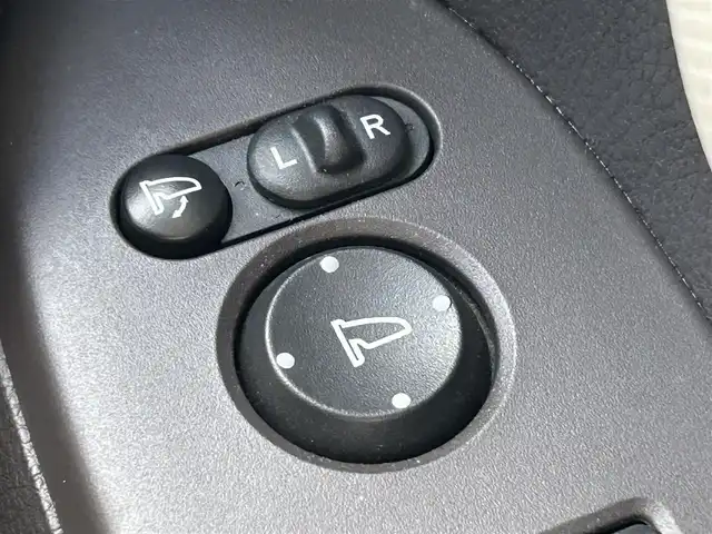 ホンダ Ｎ ＢＯＸ G L ホンダセンシング 熊本県 2018(平30)年 6.9万km プラチナホワイトパール 社外ナビ/AM/FM/CD/DVD/BT/USB/SD/・ワンセグ/・バックカメラ/ホンダセンシング/・アダプティブクルーズコントロール/・先行車発進お知らせ機能/・路外逸脱抑制機能/・レーンキープアシスト/・標識認識機能/エマージェンシーストップシグナル/ヒルスタートアシスト/アンチロックブレーキシステム/トラクションコントロールシステム/ビルトインETC/スマートキー/スペアキー/片側パワースライド/ドライブレコーダー（前方）/横すべり抑制/電動格納ミラー