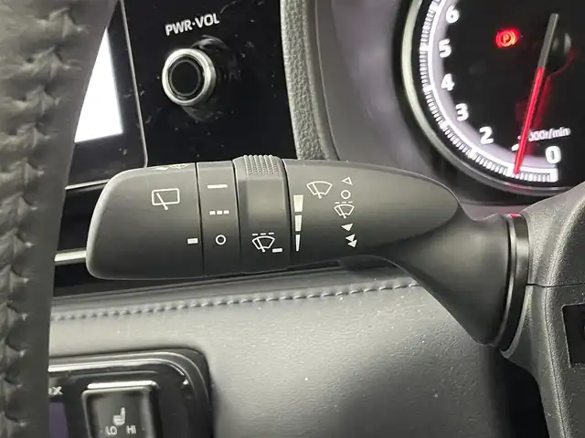 トヨタ ヴォクシー S－Z 埼玉県 2023(令5)年 2.1万km マッシブグレー 快適利便パッケージ　純正１０．５ディスプレイオーディオ　バックカメラ　ＤＶＤ再生　三眼ＬＥＤ　セーフティセンス　レーダークルーズコントロール　ビルトインＥＴＣ２．０　前後ドライブレコーダー　ＨＤＭＩ
