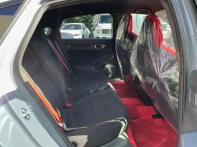 ホンダ シビック タイプR 神奈川県 2025(令7)年 0.1千km ソニックグレーパール ワンオーナー/純正メモリーナビ・地デジTV/純正USB/BT再生/バックモニター/ビルトインETC2.0/純正19インチAW/ブレンボブレーキ/LEDヘッドライト/ホンダセンシング/レーダークルーズコントロール/PCS/LKA/BSM/標識検知/コーナーセンサー/純正フロアマット/プッシュスタート/スマートキー×2/保証書・取説あり