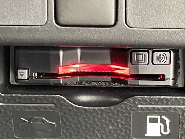 トヨタ ルーミー カスタムG 岐阜県 2023(令5)年 1.8万km ブラックマイカメタリック 社外ディスプレイオーディオ/(ラジオ/Bluetooth/CD)/両側パワースライドドア/衝突軽減ブレーキ/レーンキープアシスト/レーダークルーズコントロール/ステアリングスイッチ/LEDヘッドライト/ドライブレコーダー/ETC/スペアキー/スタッドレスAWセット積み込み