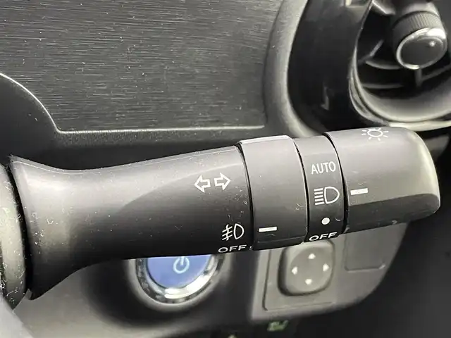 トヨタ アクア 群馬県 2016(平28)年 1.8万km ライムホワイトパールクリスタルシャイン 純正７インチＳＤナビ　純正ドライブレコーダー　クルーズコントロール　ステアリングリモコン　フルセグＴＶ　バックカメラ　フォグライト　オートライト　プッシュスタート　スマートキー　電動格納ミラー　禁煙車