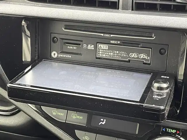 トヨタ アクア 群馬県 2016(平28)年 1.8万km ライムホワイトパールクリスタルシャイン 純正７インチＳＤナビ　純正ドライブレコーダー　クルーズコントロール　ステアリングリモコン　フルセグＴＶ　バックカメラ　フォグライト　オートライト　プッシュスタート　スマートキー　電動格納ミラー　禁煙車