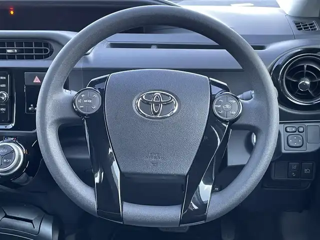 トヨタ アクア 群馬県 2016(平28)年 1.8万km ライムホワイトパールクリスタルシャイン 純正７インチＳＤナビ　純正ドライブレコーダー　クルーズコントロール　ステアリングリモコン　フルセグＴＶ　バックカメラ　フォグライト　オートライト　プッシュスタート　スマートキー　電動格納ミラー　禁煙車