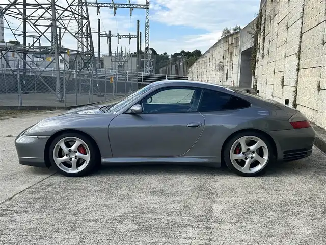 ポルシェ ９１１ カレラ4 S 長崎県 2004(平16)年 11.4万km シールグレー 社外HDDナビ/（CD/DVD/MSV）/レザーシート/パワーシート/BOSEサウンドシステム/ドライブレコーダー/ETC/純正18インチAW