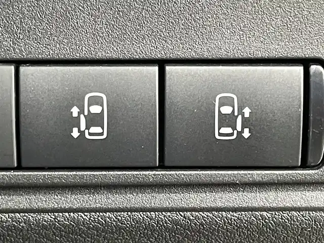 日産 セレナ e－パワー ハイウェイスター V 岡山県 2025(令7)年 0.7万km ゴールド プロパイロット/オートステップ/ワイヤレス充電/純正12.3インチナビ/(Bluetooth/フルセグTV/USB/Carplay/HDMI)/両側電動スライドドア/全方位カメラ/レーダークルーズコントロール/コーナーセンサー(前後)/純正LEDヘッドライト/オートハイビーム/カーテンエアバック/レーンアシスト/オートブレーキホールド/ビルトインETC2.0/純正ドライブレコーダー(前)/純正バイザー/純正フロアマット/純正16インチアルミホイール/スマートキー(2本)