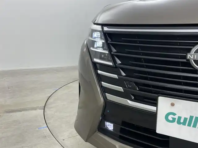 日産 セレナ e－パワー ハイウェイスター V 岡山県 2025(令7)年 0.7万km ゴールド プロパイロット/オートステップ/ワイヤレス充電/純正12.3インチナビ/(Bluetooth/フルセグTV/USB/Carplay/HDMI)/両側電動スライドドア/全方位カメラ/レーダークルーズコントロール/コーナーセンサー(前後)/純正LEDヘッドライト/オートハイビーム/カーテンエアバック/レーンアシスト/オートブレーキホールド/ビルトインETC2.0/純正ドライブレコーダー(前)/純正バイザー/純正フロアマット/純正16インチアルミホイール/スマートキー(2本)