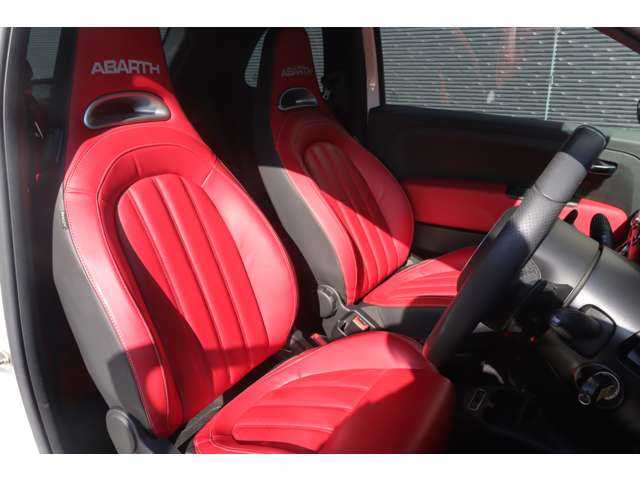 アバルト ５９５ ツーリズモ 大分県 2020(令2)年 1.4万km 白 ワンオーナー/アクラポビッチマフラー/純正ディスプレイオーディオ/ＣａｒＰｌａｙ/Bluetooth/バックカメラ/パーキングセンサー/赤革レザーシート/パドルシフト/ＨＩＤヘッドライト/純正１７インチＡＷ/純正フロアマット/ＥＴＣ/純正ドライブレコーダー（前後）