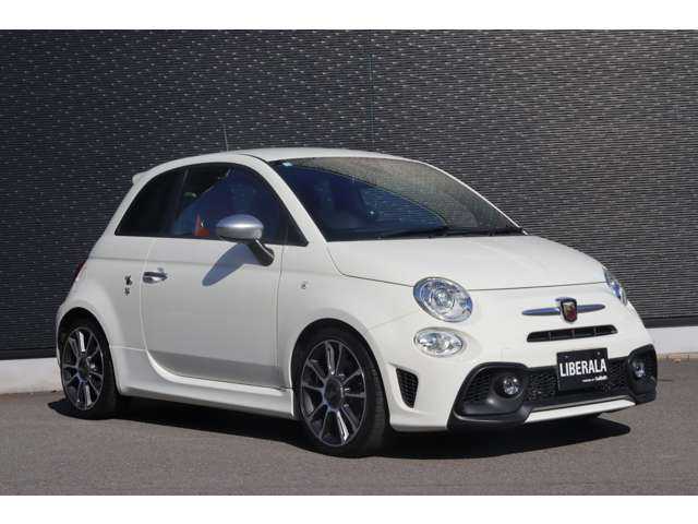 アバルト ５９５ ツーリズモ 大分県 2020(令2)年 1.4万km 白 ワンオーナー/アクラポビッチマフラー/純正ディスプレイオーディオ/ＣａｒＰｌａｙ/Bluetooth/バックカメラ/パーキングセンサー/赤革レザーシート/パドルシフト/ＨＩＤヘッドライト/純正１７インチＡＷ/純正フロアマット/ＥＴＣ/純正ドライブレコーダー（前後）