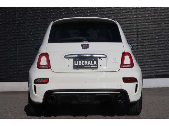 アバルト ５９５ ツーリズモ 大分県 2020(令2)年 1.4万km 白 ワンオーナー/アクラポビッチマフラー/純正ディスプレイオーディオ/ＣａｒＰｌａｙ/Bluetooth/バックカメラ/パーキングセンサー/赤革レザーシート/パドルシフト/ＨＩＤヘッドライト/純正１７インチＡＷ/純正フロアマット/ＥＴＣ/純正ドライブレコーダー（前後）