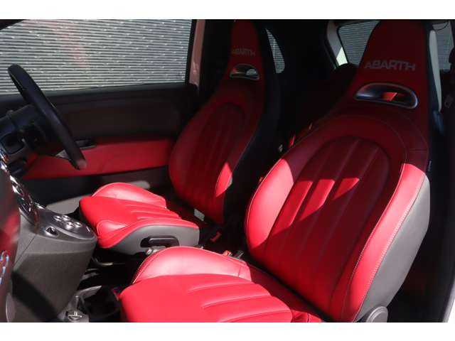 アバルト ５９５ ツーリズモ 大分県 2020(令2)年 1.4万km 白 ワンオーナー/アクラポビッチマフラー/純正ディスプレイオーディオ/ＣａｒＰｌａｙ/Bluetooth/バックカメラ/パーキングセンサー/赤革レザーシート/パドルシフト/ＨＩＤヘッドライト/純正１７インチＡＷ/純正フロアマット/ＥＴＣ/純正ドライブレコーダー（前後）