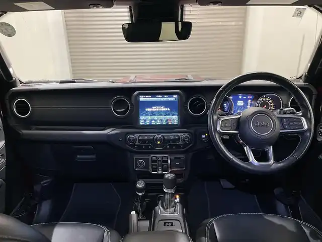 クライスラー・ジープ ジープ ラングラー アンリミテッド サハラ 静岡県 2021(令3)年 4.8万km ダークガーネットレッドパール 黒レザーシート/前席シートヒーター/ステアリングヒーター/ALPINEサブウーファー/LEDヘッドライト/オートハイビーム/オートライト衝突被害軽減ブレーキ/ブラインドスポットモニター/レーダークルーズコントロール/ダウンヒルアシストコントロールナビ/バックカメラ/フロントカメラ/左サイドカメラ/ステアリングスイッチ/フロントフォグライト/ETC２．０/純正１８インチアルミホイール/純正フロアマット/保証書・取扱説明書/スペアキー