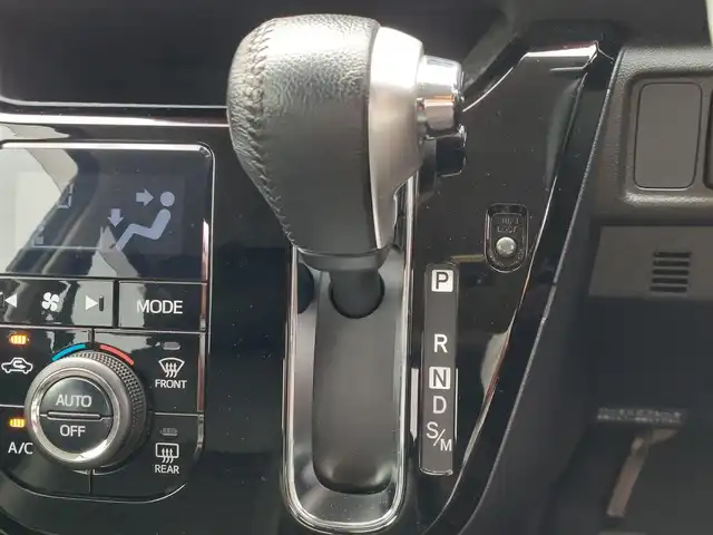 ダイハツ キャスト スポーツ SAⅡ 鹿児島県 2016(平28)年 2.4万km ディープブルークリスタルマイカ スマートアシストII/・衝突警報機能/・衝突回避支援ブレーキ/・車線逸脱警報機能/・誤発進抑制機能/・先行車発進お知らせ機能/プッシュスタート/アイドリングストップ/パドルシフト/純正ナビ NSZP-W66DF/フルセグTV/バックカメラ/ETC/ハーフレザーシート/運転席シートヒーター/LEDヘッドライト/オートライト/ドアバイザー/16インチ純正アルミホイール