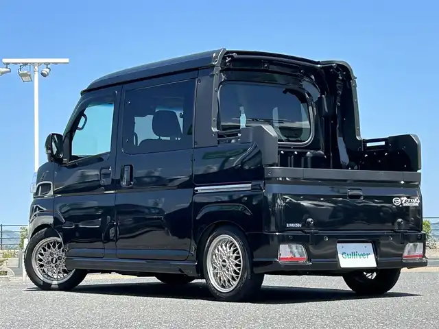 ダイハツ アトレー バン デッキバン 島根県 2023(令5)年 1.7万km ブラックマイカメタリック 純正ディスプレイオーディオ/フルセグTV/Bluetooth/USB/HDMI/バックカメラ/レーダークルーズコントロール/両側パワースライドドア/ステアリングスイッチ/コーナーセンサー /ビルトインETC/スマートキー/プッシュスタート /純正フロアマット/純正ドアバイザー/オーバーヘッドコンソール/社外アルミホイール/LEDオートライト/アイドリングストップ