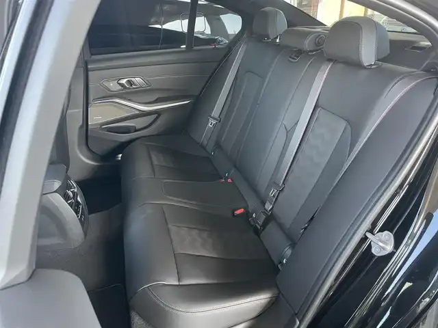 ＢＭＷ Ｍ３ コンペティション 栃木県 2021(令3)年 2.9万km サファイアブラックP 純正メモリナビ/【フルセグTV/Bluetooth・USB・AppleCarPlay】/harman/kardonサウンドシステム/全方位カメラ/クリアランスソナー/パドルシフト/前後ドライブレコーダー/ルームミラー一体型ETC/ヘッドアップディスプレイ/ＢＳＭ/スマートキー/プッシュスタート/GPSLaser/インテリジェントセーフティ/パーキングアシスト/PDC自動起動/アクティブPDC緊急ブレーキ/レーンチェンジアシスト/ドライバー注意喚起アシスト/クルーズコントロール(追従式)/黒革シート/前席パワーシート/前席エアシート/LEDヘッドランプ/純正フロアマット/スペアキー１/保証書/取扱説明書