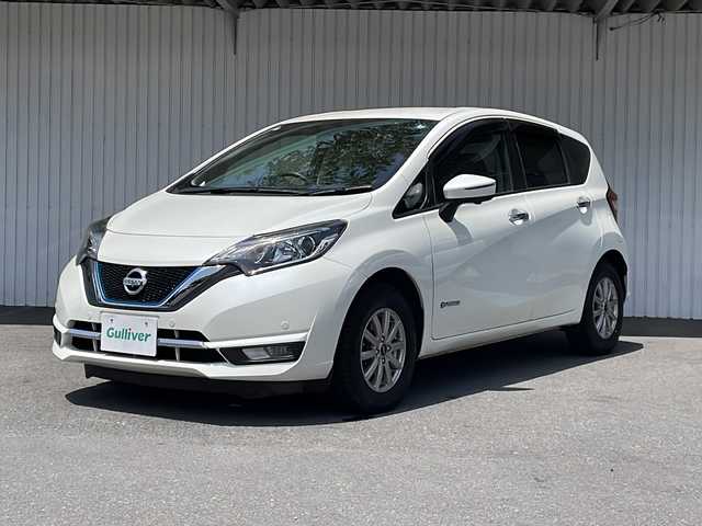 日産 ノート e－パワー メダリスト FOUR 長野県 2020(令2)年 7.6万km パール ４WD/エマージェンシーブレーキ/純正メモリナビ/バックカメラ/ETC/ドライブレコーダー/ハーフレザーシート/社外１４インチアルミ/コーナーセンサー/インテリジェントキー/保証書/スペアキー