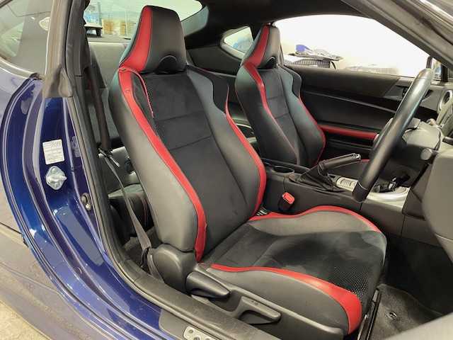 トヨタ ８６ GT リミテッド ブラックPKG 宮城県 2018(平30)年 5.3万km アズライトブルー クルーズコントロール/バックフォグ/TRDサスペンション/純正ブレンボキャリパー/社外エアロパーツ（モデリスタ）/ステアリングスイッチ/サイドバイザー/純正SDナビ/純正フルセグTV/テレビキット/Bluetooth接続/純正ドライブレコーダー/バックカメラ/オートライト/LEDヘッドライト/ハーフレザー/シートヒーター/ローダウン