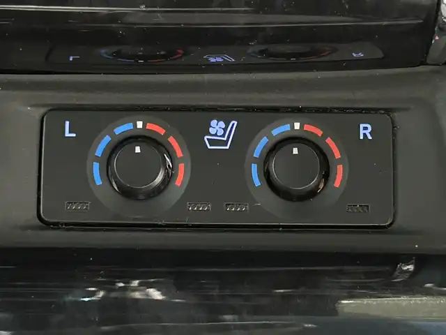 トヨタ アルファード S Cパッケージ 大阪府 2019(令1)年 3.4万km ホワイトパールクリスタルシャイン サンルーフ　黒革シート　純正ナビＴＶ　後席モニター　三眼ＬＥＤ　シーケンシャル　パワーシート／ヒーター／エアコン　電動リアゲート　衝突軽減　レーダーＣ　クリアランスソナー　ドラレコ