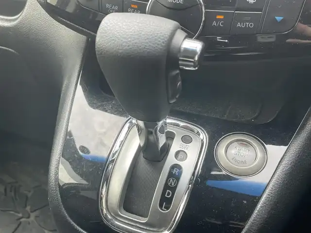 日産 セレナ ハイウェイスター Sハイブリッド 千葉県 2014(平26)年 18.1万km ダイヤモンドブラック 純正メモリナビ /Bluetooth接続 /フルセグTV /CD/DVD /ビルドインETC /両側パワースライドドア /純正後席フリップダウンモニター /クルーズコントロール /純正アルミホイール /ウィンカーミラー