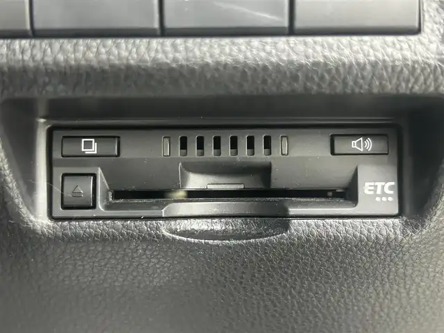 トヨタ ＲＡＶ４ アドベンチャー 埼玉県 2019(令1)年 7.7万km アーバンカーキ 純正９型ナビ　ＴＶ　ＣＤ／ＤＶＤ　ＢＴ　ＥＴＣ　ドライブレコーダー　シートベンチレーション　シートヒーター　パワーシート　オートライ　トオートマチックハイビーム　コーナーセンサー　レーンアシスト