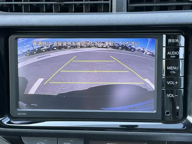 トヨタ アクア S 香川県 2015(平27)年 2.7万km ブラックマイカ 登録時走行距離：26254km/純正ナビゲーション/→フルセグTV/→CD再生/バックカメラ/ビルトインETC/ステアリングリモコン/LEDオートライト/電動格納ウィンカー付きミラー/スマートキー/プッシュスタート
