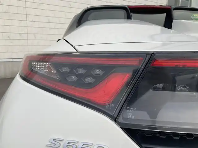 ホンダ Ｓ６６０ β 静岡県 2016(平28)年 1.3万km プレミアムスターホワイトP 純正センターディスプレイ/　AM FM Bluetooth/ETC/パドルシフト/LEDヘッドライト/オートライト/ステアリングスイッチ/スポーツファブリックシート/ロールトップ/純正アルミホイール/純正フロアマット/スマートキー×2本/プッシュスタート/ワンオーナー/バックカメラ