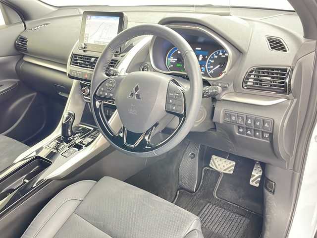 三菱 エクリプス クロス ＰＨＥＶ P 道央・札幌 2021(令3)年 2.9万km ホワイトダイヤモンド ・4WD/・寒冷地仕様/・純正ナビ&BT&USB&フルセグ/・全方位モニター/・衝突軽減ブレーキ/・レーダークルーズコントロール/・ヘッドアップディスプレイ/・ブラインドスポットモニター/・運転席パワーシート/・前席シートヒーター/・ステアリングヒーター/・ハーフレザーシート/・社外前後ドライブレコーダー/・LEDヘッドライト/・LEDフォグランプ/・純正18インチAW/・充電ケーブル有