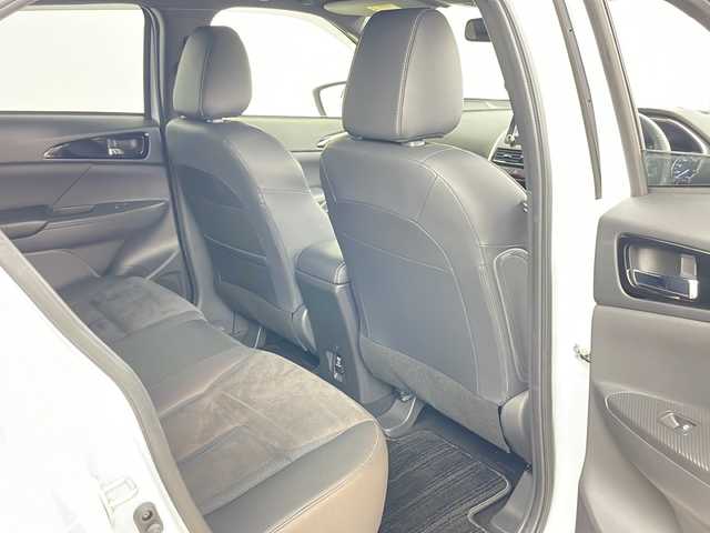 三菱 エクリプス クロス ＰＨＥＶ P 道央・札幌 2021(令3)年 2.9万km ホワイトダイヤモンド ・4WD/・寒冷地仕様/・純正ナビ&BT&USB&フルセグ/・全方位モニター/・衝突軽減ブレーキ/・レーダークルーズコントロール/・ヘッドアップディスプレイ/・ブラインドスポットモニター/・運転席パワーシート/・前席シートヒーター/・ステアリングヒーター/・ハーフレザーシート/・社外前後ドライブレコーダー/・LEDヘッドライト/・LEDフォグランプ/・純正18インチAW/・充電ケーブル有