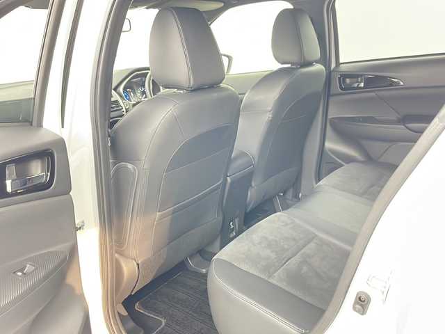 三菱 エクリプス クロス ＰＨＥＶ P 道央・札幌 2021(令3)年 2.9万km ホワイトダイヤモンド ・4WD/・寒冷地仕様/・純正ナビ&BT&USB&フルセグ/・全方位モニター/・衝突軽減ブレーキ/・レーダークルーズコントロール/・ヘッドアップディスプレイ/・ブラインドスポットモニター/・運転席パワーシート/・前席シートヒーター/・ステアリングヒーター/・ハーフレザーシート/・社外前後ドライブレコーダー/・LEDヘッドライト/・LEDフォグランプ/・純正18インチAW/・充電ケーブル有