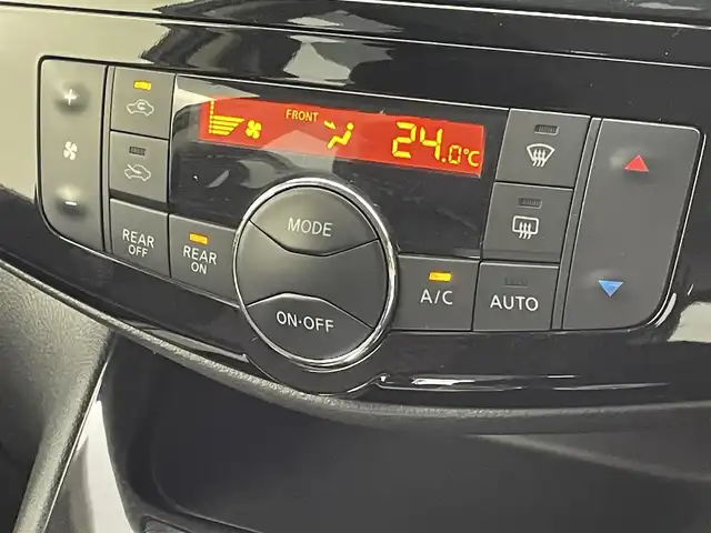 日産 セレナ ハイウェイスター Sハイブリッド 群馬県 2014(平26)年 5.1万km ダイヤモンドブラック エマージェンシーブレーキ　フリップダウンモニター　純正７インチナビ　片側パワースライドドア　クルーズコントロール　ＨＩＤオートライト　純正１６インチＡＷ　横滑り防止装置　ＥＴＣ　スマートキー　禁煙車