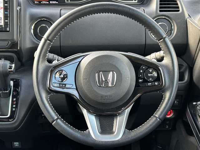 ホンダ Ｎ ＢＯＸ 岡山県 2020(令2)年 3.2万km プラチナホワイトパール 登録時走行距離31869km/純正SDナビ/(AM/FM/TV/BT/DISC)/HondaSensing/・衝突軽減ブレーキ/・アダプティブクルーズコントロール/レーンキープアシスト/両側パワースライドドア/ビルトインETC/ドライブレコーダー/S+Rエアロ/バックカメラ/ウォークスルー/ターボ/キセノンヘッドライト/プッシュスタート/スマートキー/スペアキー/純正15インチアルミホイール