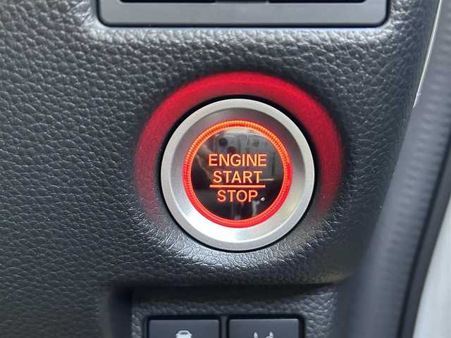 ホンダ Ｎ ＢＯＸ 岡山県 2020(令2)年 3.2万km プラチナホワイトパール 登録時走行距離31869km/純正SDナビ/(AM/FM/TV/BT/DISC)/HondaSensing/・衝突軽減ブレーキ/・アダプティブクルーズコントロール/レーンキープアシスト/両側パワースライドドア/ビルトインETC/ドライブレコーダー/S+Rエアロ/バックカメラ/ウォークスルー/ターボ/キセノンヘッドライト/プッシュスタート/スマートキー/スペアキー/純正15インチアルミホイール