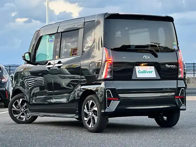 ダイハツ タント カスタム X 島根県 2020(令2)年 2.4万km ブラックマイカメタリック 登録時走行距離23660km/取扱説明書【車両/ナビ】/保証書/社外SDナビ【CD/DVD/Bluetooth/HDMI】/フルセグテレビ/バックカメラ/後席モニター/衝突軽減ブレーキ/両側パワースライドドア/ロングスライドシート/プッシュスタート/スマートキー(スペアスマート×1)/LEDヘッドライト/オートライト/フォグランプ/ETC/純正14インチアルミ