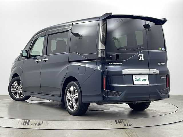 ホンダ ステップワゴン スパーダ eHEV G EXホンダS 埼玉県 2020(令2)年 4.8万km フォレストグリーンパール 後席モニター　/純正１０インチナビ　/バックカメラ　/ビルトインＥＴＣ２．０　/シートヒーター　/前後ドライブレコーダー　/両側パワースライドドア　/ホンダセンシング/　　・追従式クルーズコントロール　/　　・衝突軽減システム　/　　・レーンキープアシスト/　　・誤発進抑制機能/　　・先行車発進お知らせ機能/　　・標識認識機能/純正アルミホイール/純正フロアマット/アイドリングストップ/ドアバイザー