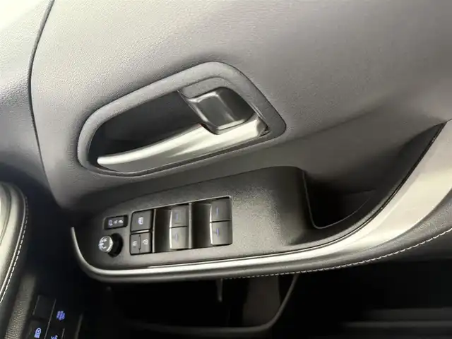 トヨタ ノア ハイブリッド S－Z 愛知県 2025(令7)年 0.7万km ホワイトパールクリスタルシャイン ワンオーナー/トヨタセーフティーセンス/１３．２型有機ＥＬフリップダウンモニター　/１０．５インチディスプレイオーディオ　/・フルセグＴＶ　/・ＨＤＭＩ/・CD/DVD/モデリスタエアロ/・フロントスポイラー/・サイドスカート/・リアスポイラー　　/ユニバーサルステップ　/ドライブレコーダー/革巻きステアリング/ステアリングリモコン/両側パワースライドドア/ETC２．０/AC100V/シートヒーター/保証書　/取説/記録簿
