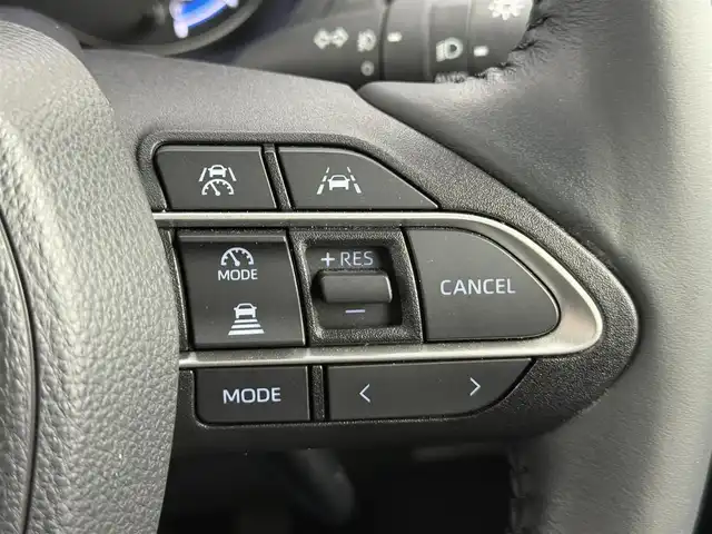 トヨタ ノア ハイブリッド S－Z 愛知県 2025(令7)年 0.7万km ホワイトパールクリスタルシャイン ワンオーナー/トヨタセーフティーセンス/１３．２型有機ＥＬフリップダウンモニター　/１０．５インチディスプレイオーディオ　/・フルセグＴＶ　/・ＨＤＭＩ/・CD/DVD/モデリスタエアロ/・フロントスポイラー/・サイドスカート/・リアスポイラー　　/ユニバーサルステップ　/ドライブレコーダー/革巻きステアリング/ステアリングリモコン/両側パワースライドドア/ETC２．０/AC100V/シートヒーター/保証書　/取説/記録簿