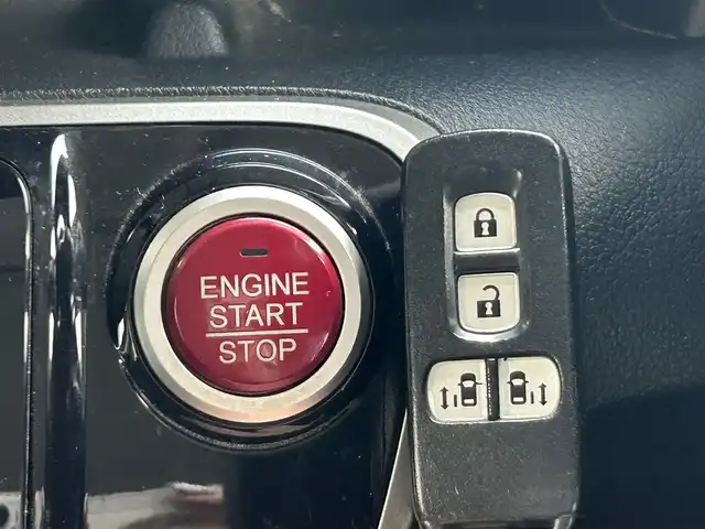 ホンダ Ｎ ＢＯＸ SSパッケージ 静岡県 2014(平26)年 6.6万km スマートブラック 純正8インチナビ/（DVD/CD/FM/AM/Bluetooth）/フルセグTV/ホンダセンシング/プッシュスタート/スマートキー/ETC/ドラレコ/両側パワスラ/カーテンエアバッグ/純正14AW/オートエアコン/フルフラットシート