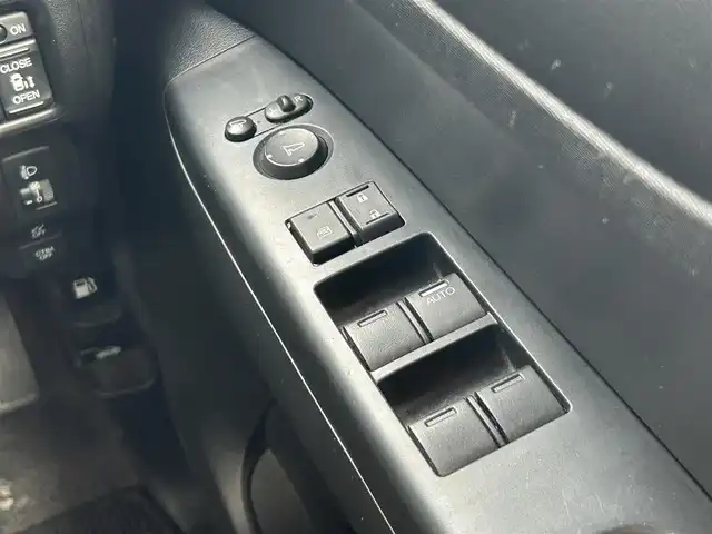 ホンダ Ｎ ＢＯＸ SSパッケージ 静岡県 2014(平26)年 6.6万km スマートブラック 純正8インチナビ/（DVD/CD/FM/AM/Bluetooth）/フルセグTV/ホンダセンシング/プッシュスタート/スマートキー/ETC/ドラレコ/両側パワスラ/カーテンエアバッグ/純正14AW/オートエアコン/フルフラットシート
