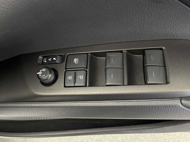 トヨタ カムリ X 宮崎県 2022(令4)年 2.4万km プラチナホワイトパールマイカ 禁煙車/トヨタセーフティセンス/純正9型ディスプレイオーディオナビTV/（T-connect/Bluetooth/FMAM/フルセグTV)/純正バックカメラ/純正ビルトインETC/純正LEDオートライト/純正LEDフォグ/純正フロアマット/社外前後ドライブレコーダー/アダプティブクルーズコントロール/プリクラッシュセーフティ/レーンディパーチャーアラート/オートマチックハイビーム/クリアランスソナー/電子パーキング/オートホールド/デュアルオートエアコン（ナノイー）/スマートキー/プッシュエンジンスタート/スペアキー/新車時保証書/取扱い説明書