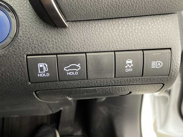 トヨタ カムリ X 宮崎県 2022(令4)年 2.4万km プラチナホワイトパールマイカ 禁煙車/トヨタセーフティセンス/純正9型ディスプレイオーディオナビTV/（T-connect/Bluetooth/FMAM/フルセグTV)/純正バックカメラ/純正ビルトインETC/純正LEDオートライト/純正LEDフォグ/純正フロアマット/社外前後ドライブレコーダー/アダプティブクルーズコントロール/プリクラッシュセーフティ/レーンディパーチャーアラート/オートマチックハイビーム/クリアランスソナー/電子パーキング/オートホールド/デュアルオートエアコン（ナノイー）/スマートキー/プッシュエンジンスタート/スペアキー/新車時保証書/取扱い説明書