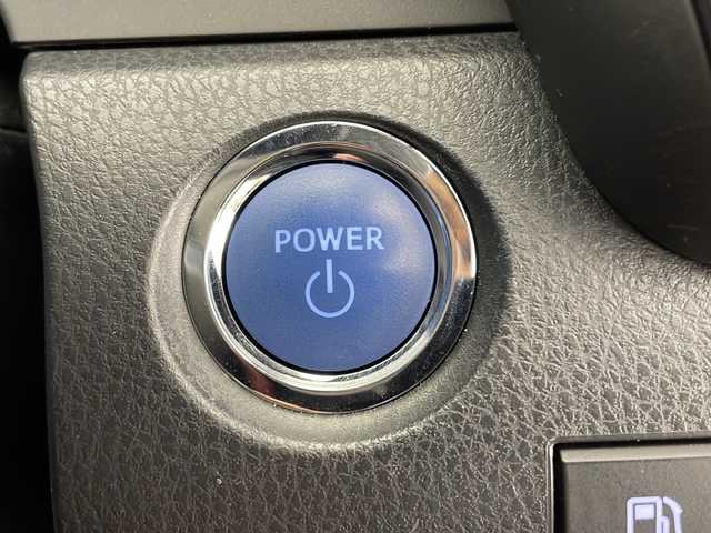 トヨタ カムリ X 宮崎県 2022(令4)年 2.4万km プラチナホワイトパールマイカ 禁煙車/トヨタセーフティセンス/純正9型ディスプレイオーディオナビTV/（T-connect/Bluetooth/FMAM/フルセグTV)/純正バックカメラ/純正ビルトインETC/純正LEDオートライト/純正LEDフォグ/純正フロアマット/社外前後ドライブレコーダー/アダプティブクルーズコントロール/プリクラッシュセーフティ/レーンディパーチャーアラート/オートマチックハイビーム/クリアランスソナー/電子パーキング/オートホールド/デュアルオートエアコン（ナノイー）/スマートキー/プッシュエンジンスタート/スペアキー/新車時保証書/取扱い説明書