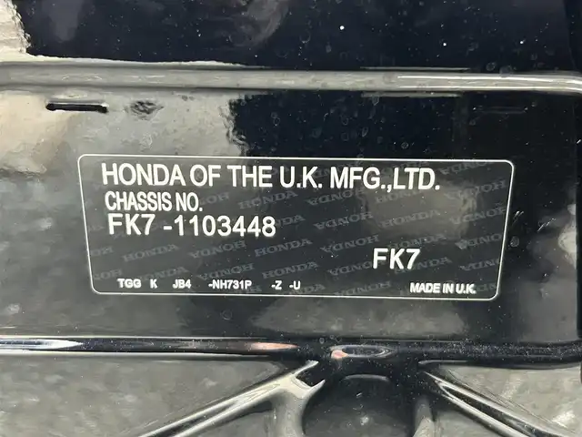 ホンダ シビック ハッチバック ホンダセンシング 静岡県 2019(令1)年 6.1万km クリスタルブラックパール 純正7インチナビ/（FM/AM/CD/DVD/iPod/Apple CarPlay）/フルセグTV/6速マニュアル/追従クルーズコントロール/ドラレコ/レーンキープアシスト/オートライト/LEDヘッドライト/シートヒーター/純正フロアマット/カーテンエアバッグ/衝突軽減システム/横滑り防止システム/純正18AW