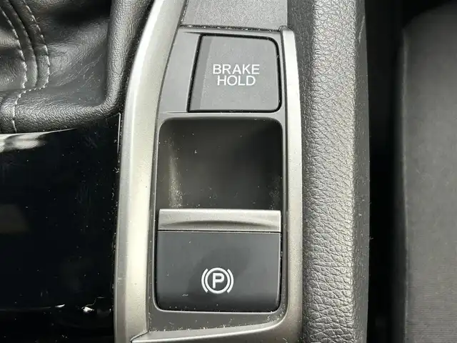 ホンダ シビック ハッチバック ホンダセンシング 静岡県 2019(令1)年 6.1万km クリスタルブラックパール 純正7インチナビ/（FM/AM/CD/DVD/iPod/Apple CarPlay）/フルセグTV/6速マニュアル/追従クルーズコントロール/ドラレコ/レーンキープアシスト/オートライト/LEDヘッドライト/シートヒーター/純正フロアマット/カーテンエアバッグ/衝突軽減システム/横滑り防止システム/純正18AW