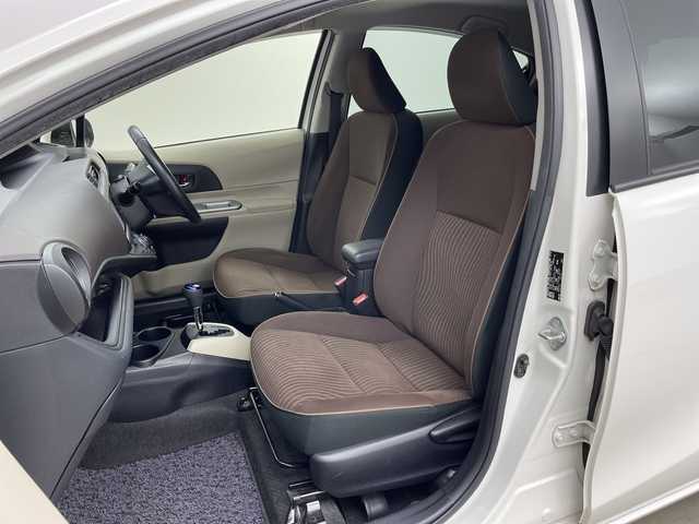 トヨタ アクア G 新潟県 2012(平24)年 12.8万km ライムホワイトパールクリスタルシャイン ディーラー純正メモリナビ/(NSZT-W61G)/(CD.DVD.SD.フルセグ.Bluetooth)/バックカメラ/ステアリングリモコン/オートライト/ビルトインETC/オートエアコン/電動格納ミラー/プッシュスタート/スマートキー/純正フロアマット