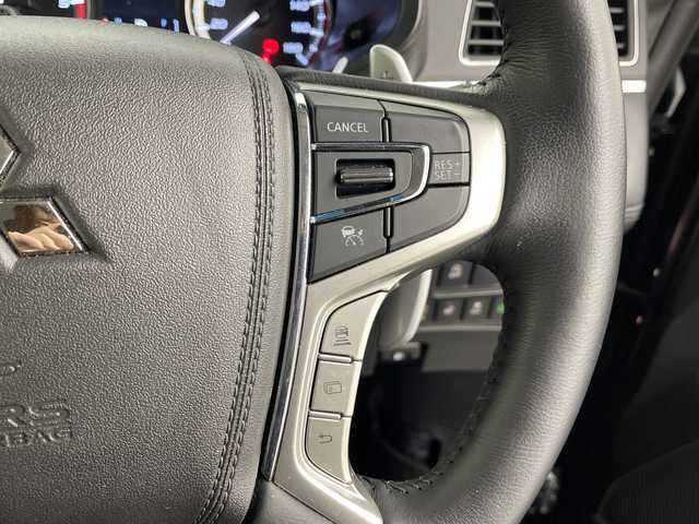 三菱 デリカＤ：５ P 愛知県 2024(令6)年 1.4万km グラファイトグレーメタリック/ブラックマイカ 純正10インチナビ/・Bluetooth/・フルセグ/・CD/DVD/・HDMI/・SD音楽録音/マルチアラウンドビューモニター/両側パワースライドドア/オートステップ/パワーバックドア/運転席パワーシート/シートヒーター/前後ドラレコ/追従クルコン/衝突軽減/レーンキープ/コーナーセンサー/ブラインドスポットモニター/ステアリングヒーター/LEDヘッドライト/フォグランプ/純正アルミホイール/スペアキー