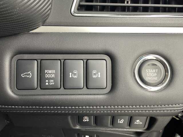 三菱 デリカＤ：５ P 愛知県 2024(令6)年 1.4万km グラファイトグレーメタリック/ブラックマイカ 純正10インチナビ/・Bluetooth/・フルセグ/・CD/DVD/・HDMI/・SD音楽録音/マルチアラウンドビューモニター/両側パワースライドドア/オートステップ/パワーバックドア/運転席パワーシート/シートヒーター/前後ドラレコ/追従クルコン/衝突軽減/レーンキープ/コーナーセンサー/ブラインドスポットモニター/ステアリングヒーター/LEDヘッドライト/フォグランプ/純正アルミホイール/スペアキー