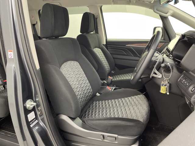 三菱 デリカＤ：５ P 愛知県 2024(令6)年 1.4万km グラファイトグレーメタリック/ブラックマイカ 純正10インチナビ/・Bluetooth/・フルセグ/・CD/DVD/・HDMI/・SD音楽録音/マルチアラウンドビューモニター/両側パワースライドドア/オートステップ/パワーバックドア/運転席パワーシート/シートヒーター/前後ドラレコ/追従クルコン/衝突軽減/レーンキープ/コーナーセンサー/ブラインドスポットモニター/ステアリングヒーター/LEDヘッドライト/フォグランプ/純正アルミホイール/スペアキー