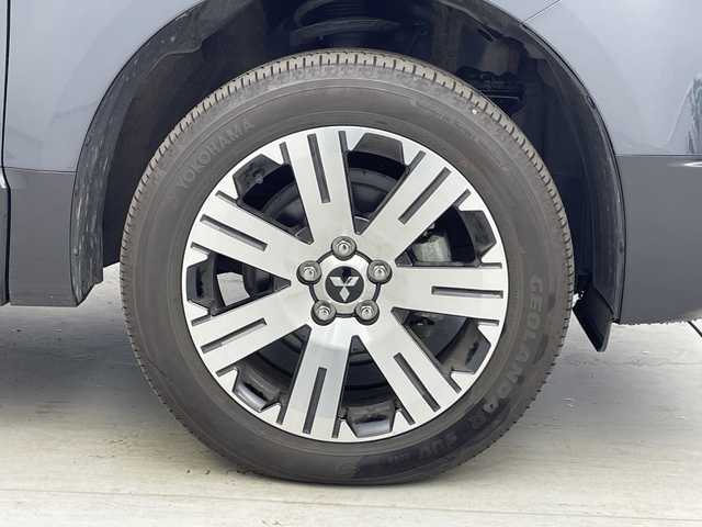 三菱 デリカＤ：５ P 愛知県 2024(令6)年 1.4万km グラファイトグレーメタリック/ブラックマイカ 純正10インチナビ/・Bluetooth/・フルセグ/・CD/DVD/・HDMI/・SD音楽録音/マルチアラウンドビューモニター/両側パワースライドドア/オートステップ/パワーバックドア/運転席パワーシート/シートヒーター/前後ドラレコ/追従クルコン/衝突軽減/レーンキープ/コーナーセンサー/ブラインドスポットモニター/ステアリングヒーター/LEDヘッドライト/フォグランプ/純正アルミホイール/スペアキー